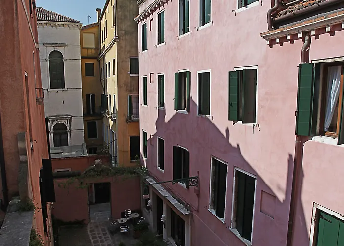 アテネオ ホテル