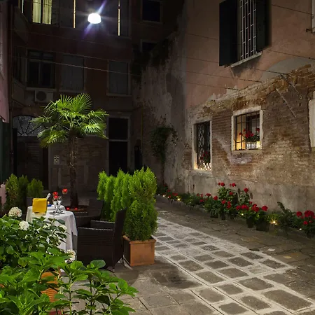 雅特尼奥酒店 酒店